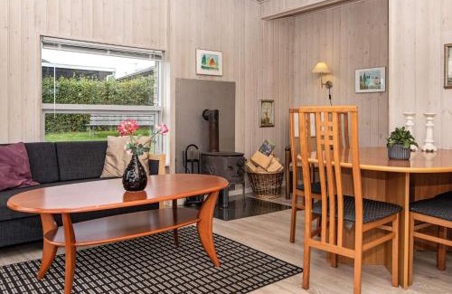 Ronde Casa | 4 person holiday home in Rønde-By Traum