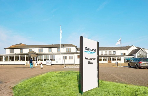 Vedersø Klit Casa | 4 Person Holiday Home on a in Ulfborg