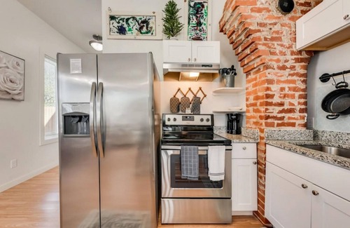 Fort Worth Casa | 4 Queen Beds High Speed Wifi Private Parking