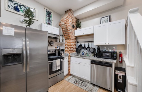 Fort Worth Casa | 4 Queen Beds High Speed Wifi Private Parking