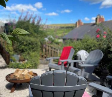 Pontsticill Casa | 4 Scenic Stone Cottage with BBQ Hut & Garden in Brecon Beacons National park