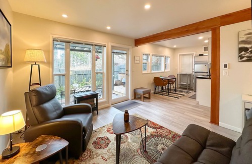 Denman Island Complejo | 4-Season Getaway | Oceanfront Nordic Spa | Oceanview Ensuite Rooms