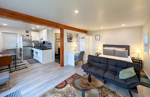 Denman Island Complejo | 4-Season Getaway | Oceanfront Nordic Spa | Oceanview Ensuite Rooms