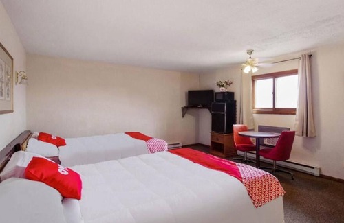 Cheyenne Wells Casa | 4 Sleek Units! Near Eastern Colorado Historical Society Jail Museum