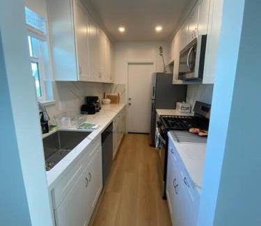 Palo Alto Apartamento | 4 Stanford! Furnished Apartment, Gated Parking, Laundry