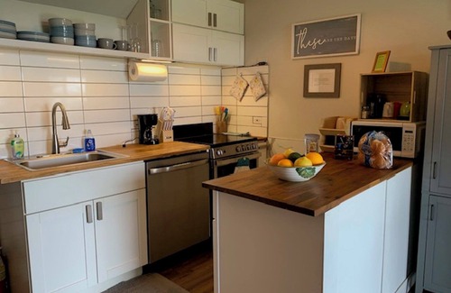 Punaluu Condominio | #41 Turtle Hut at Punalu`u Black Sand Beach * Most 5 Star Ratings