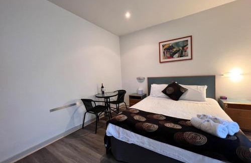 Adelaide Central Business District Apartamento | 438 entire 1BR exHotel Room in the heart of city