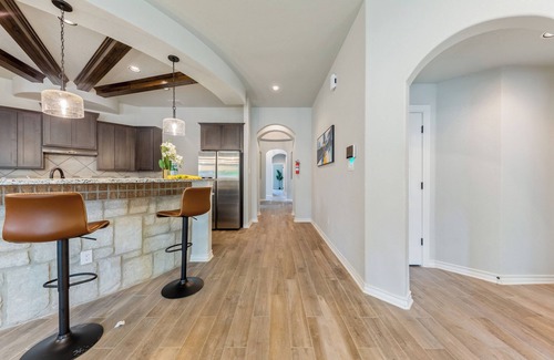 Medina Valley Casa | 4722 Modern Comforts in San Antonio