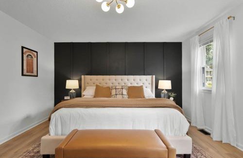 Eastgate Casa | 4BD Near Downtown - Theatre, Patio, Games