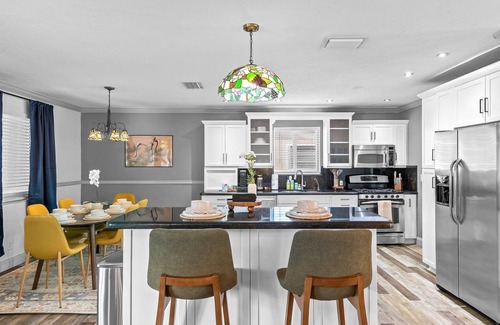 Plantation Casa | 4BD w/ Heated Pool, Game Room & BBQ - Beach Nearby