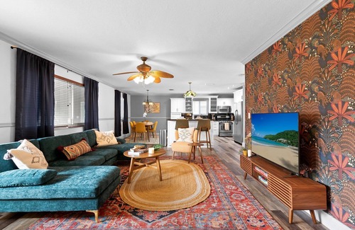 Plantation Casa | 4BD w/ Heated Pool, Game Room & BBQ - Beach Nearby