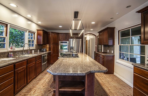 West Covina Villa | 4Br/4.5Ba 3850 Sqft Historical Villa w/ Game Rm/Private Pool & Gate/15 parking,