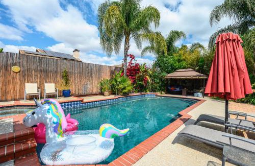 Lake Elsinore Casa | 4BR, Heated Pool & SPA, Mini Golf ,Kids Playhouse,Fire PIt