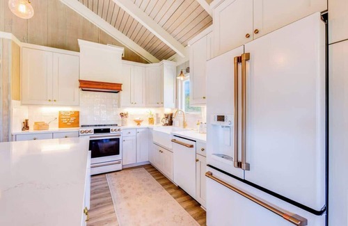 Duck Cabaña | Bella Vista Beach Cottage~4Min Walk to Beach!