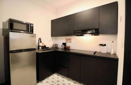 Mayaguez Pueblo Apartamento | 5.3 Historic Apartment w/ Parking + Generator