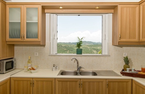 Darmarochori Villa | Propiedad de 5 bd, cómoda, vista increíble, piscina