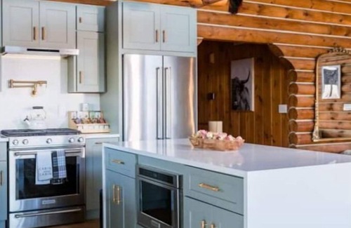 Honey Creek Cabina | 5 bed 3 bath cabin SE WI 1hr fr Chicago!