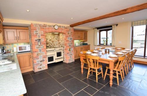 Hartland Casa | 5 Bed in Hartland DOCOM