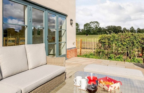 Hethel Cabaña | 5 bedroom accommodation in Tivetshall St. Margaret, Norwich
