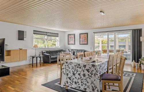 Kulhuse Casa | 5 Bedroom Amazing Home In Jægerspris