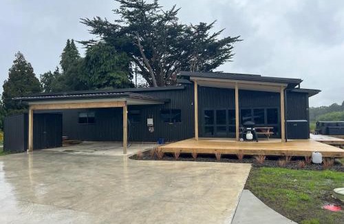 Ohakune Casa | 5 Bedroom, Solar on Snowmass Ohakune, Yellow Door