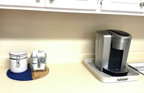 Waterloo Casa | 5 bedroom spacious house in a sought after neighborhood