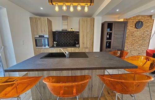 Courcelles Villa | 5 Bedroom Villa for 10 in Gouy-lez-Piéton