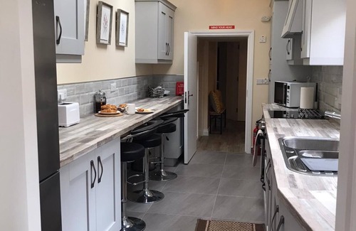 Londonderry Casa | 5 Guests - Helens House Derry City Centre - 3 Bed