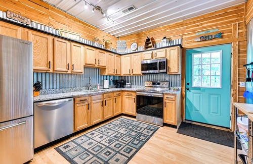 Clarkson Casa | 5 Mi to Nolin Lake: Family Home w/ Hot Tub!