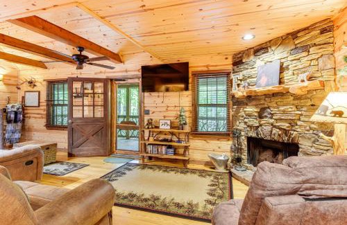 Sautee Nacoochee Casa | 5 Mi to Unicoi State Park and Lake Hot Tub Haven!