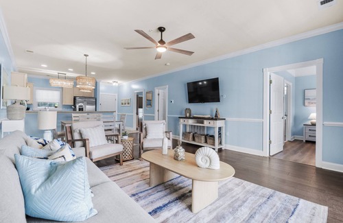 Central Myrtle Beach Condominio | 5 Min Drive To The Beach & On The Golf Course!