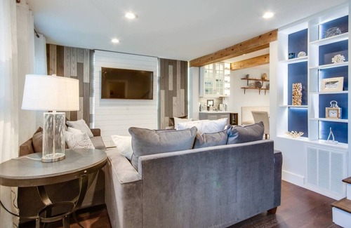 McFerrin Park Casa | 5 mins to DT | Private Patio | Wi-Fi | Parking