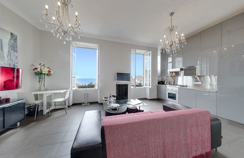 Monaco-Ville Apartamento | 5 MIN A PIE DEL CENTRO DE MONTECARLO & CASINO, CERCA DEL GRIMALDI! VISTA AL MAR