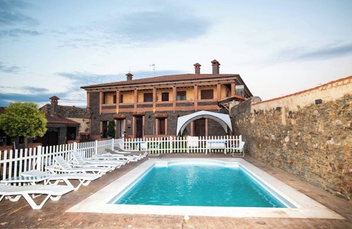 Miranda de Azan Cabaña | A 5 minutos de Salamanca y de Vía de la Plata, grandes grupos Villas de Miranda