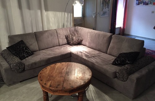 Sixt-Fer-a-Cheval Chalet De Esquí | 5 minutes to Grand Massif Express. Next to ski bus stop. Large living space.