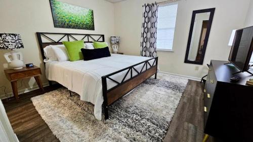 Remerton Apartamento | 5 Minutes to VSU- Sleeps 5 King Bed 2 baths