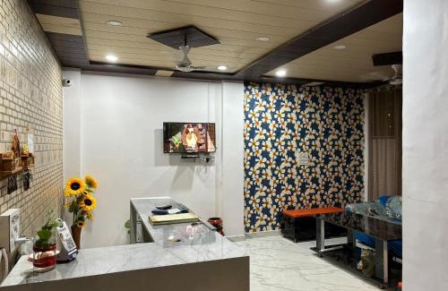 Sarnath Casa | 5 PETALS