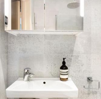 Vasastan Apartamento | 5-room 120 SQM 3 bedrooms 2 bathrooms for 6 person