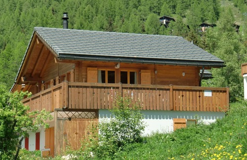 Bellwald Chalet De Esquí | Chalet de 5 estrellas con impresionantes vistas, ubicación privilegiada, conexión Wi-Fi gratuita, ski-in-ski-out