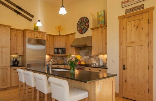 Elkhorn Village Casa | ***** Casa Craftsman Style de 5 estrellas: decoración contemporánea, plano de planta abierto y soleado