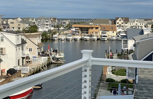 Normandy Beach Casa | 5 Star Luxury Waterfront Beach House-Easy Bay Access from Lagoon