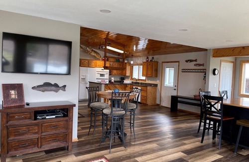 Garrison Casa | 5 Stars! Updated/Private/Clean/Spacious Cabin On Lake Mille Lacs-4 bedroom