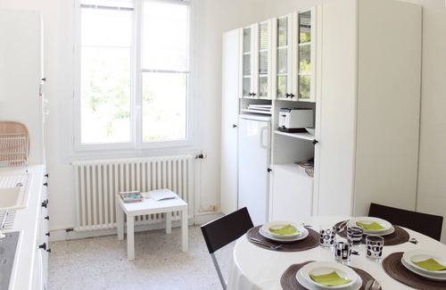 Saint-Cyr-sur-Mer Apartamento | 5 minutos a pie de la playa de Lecques, apartamento en villa, acceso independiente