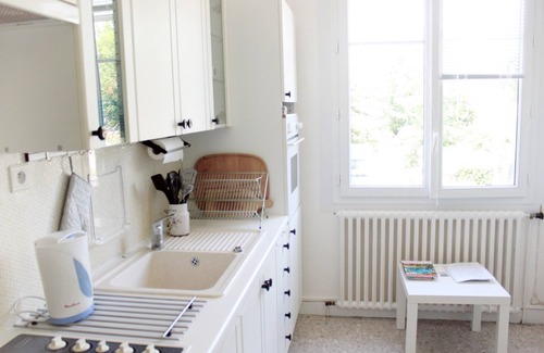 Saint-Cyr-sur-Mer Apartamento | 5 minutos a pie de la playa de Lecques, apartamento en villa, acceso independiente