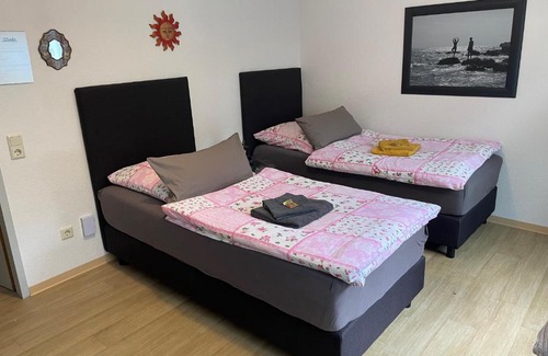 Kessenich Apartamento | 500 Miles Apartments