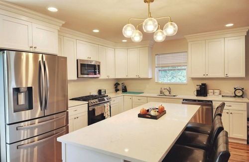 Amityville Casa | 57 Commerce Summary: