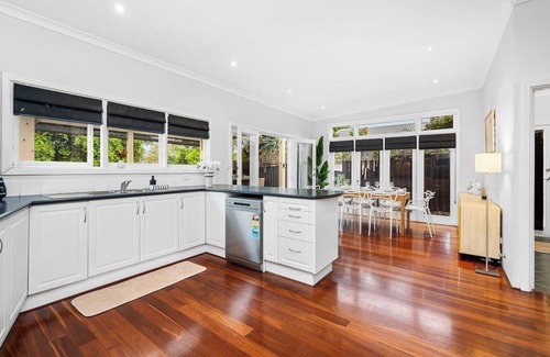 East Victoria Park Casa | 59 Balmoral - Classic Australian Charm