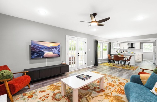 North Raleigh Casa | 5BD Raleigh Delight - BBQ, Billiards & Backyard