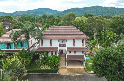 Wichit Villa | 5BR Tropical Villa Pool & Garden V45