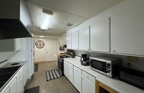 Andrews Casa | 5min to Breweries and 25min to Tail of the Dragon. Pool table + pet friendly!